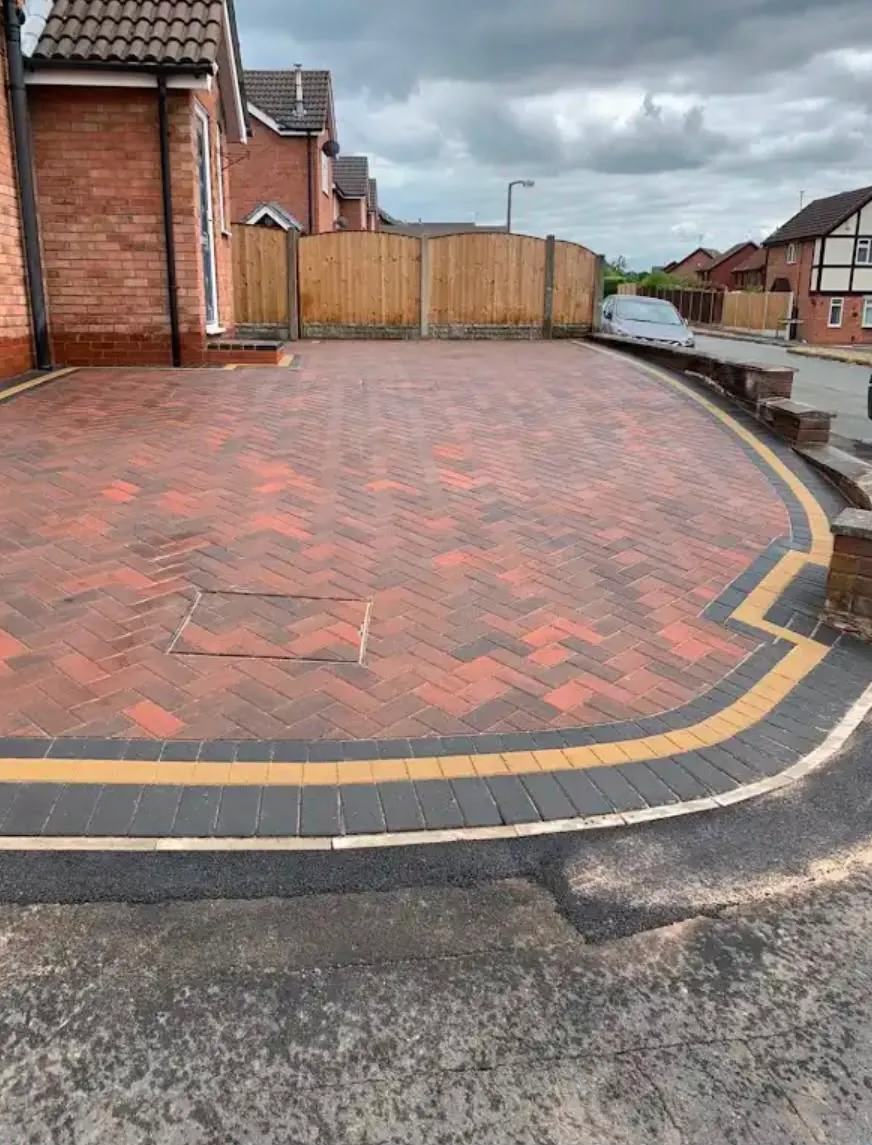 Curved brindle block paved driveway
